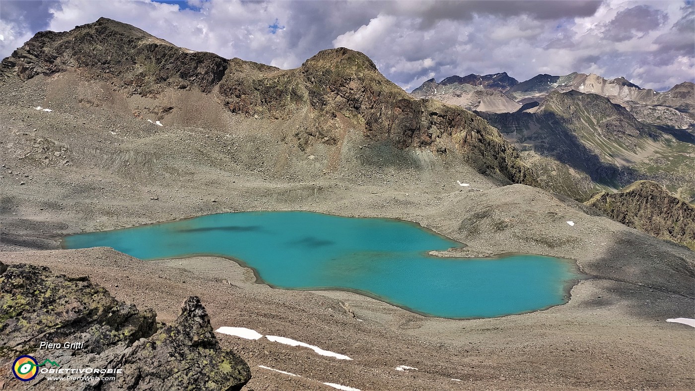 03 Lej Lagrev (2719 m) visto dalla forcella (2797 m) sopra Lej da la Tscheppa.jpg